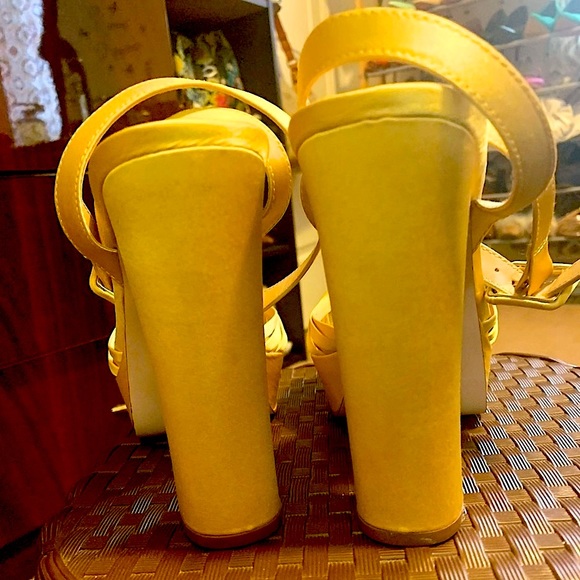 NEW H&M YELLOW SATIN PLATFORM BUCKLE SANDALS - Picture 7 of 15